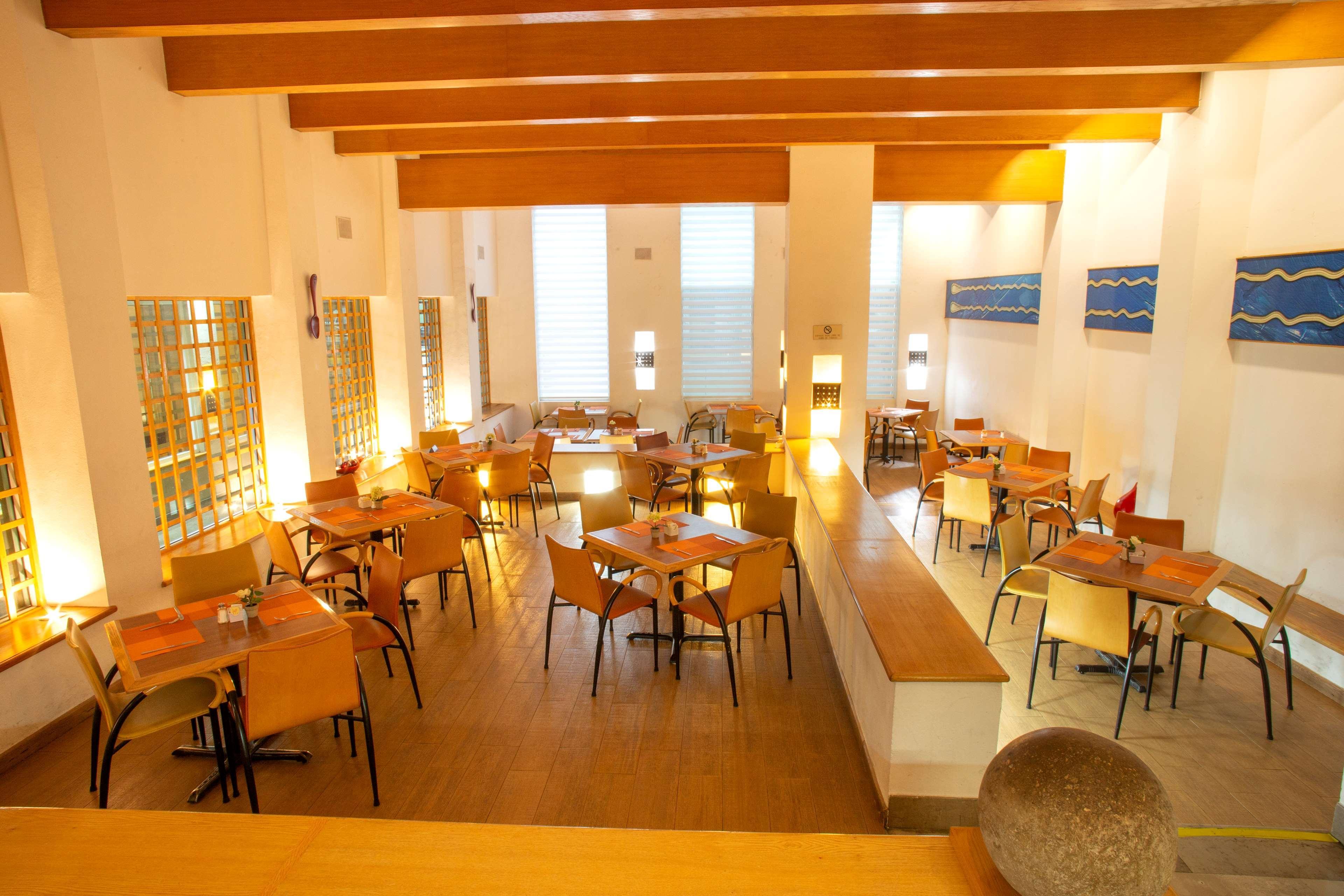 Best Western Plus Monterrey Colon ภายนอก รูปภาพ