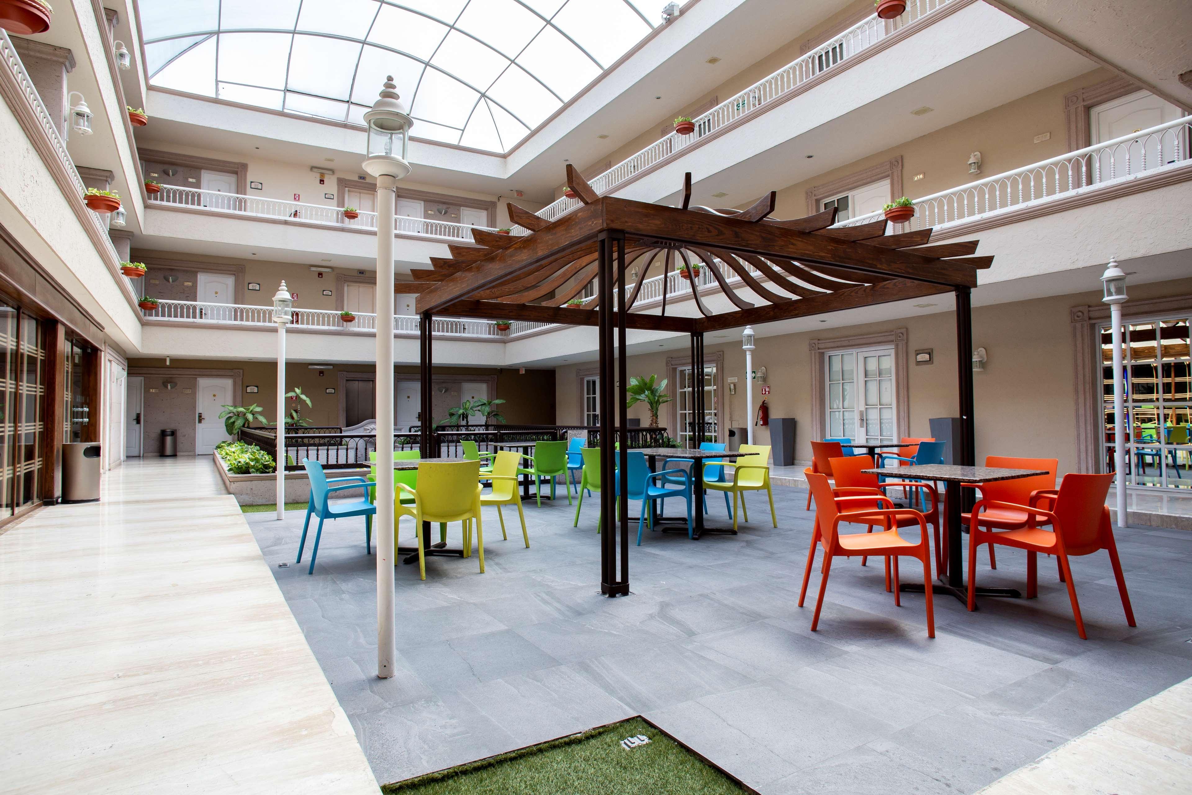 Best Western Plus Monterrey Colon ภายนอก รูปภาพ
