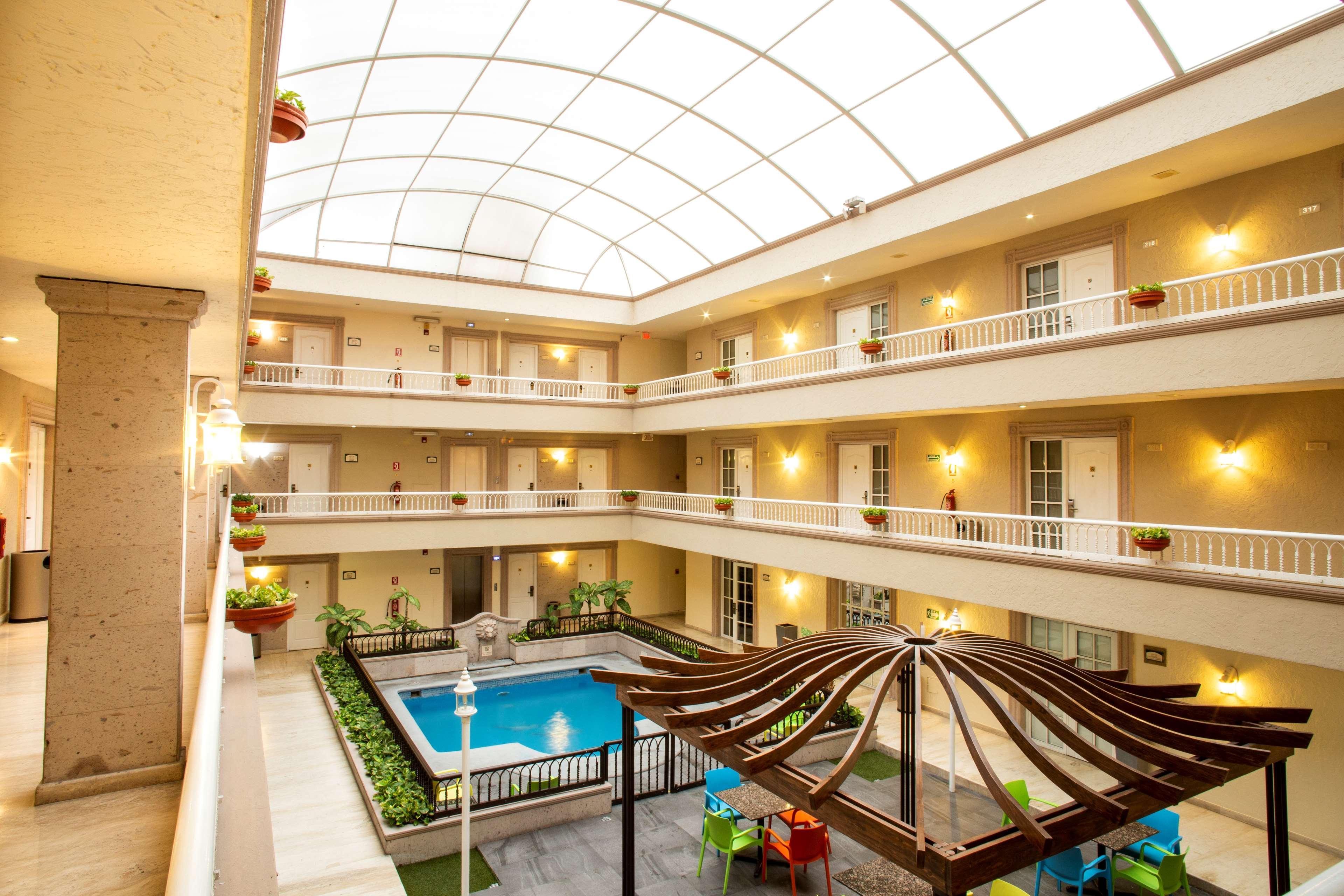 Best Western Plus Monterrey Colon ภายนอก รูปภาพ