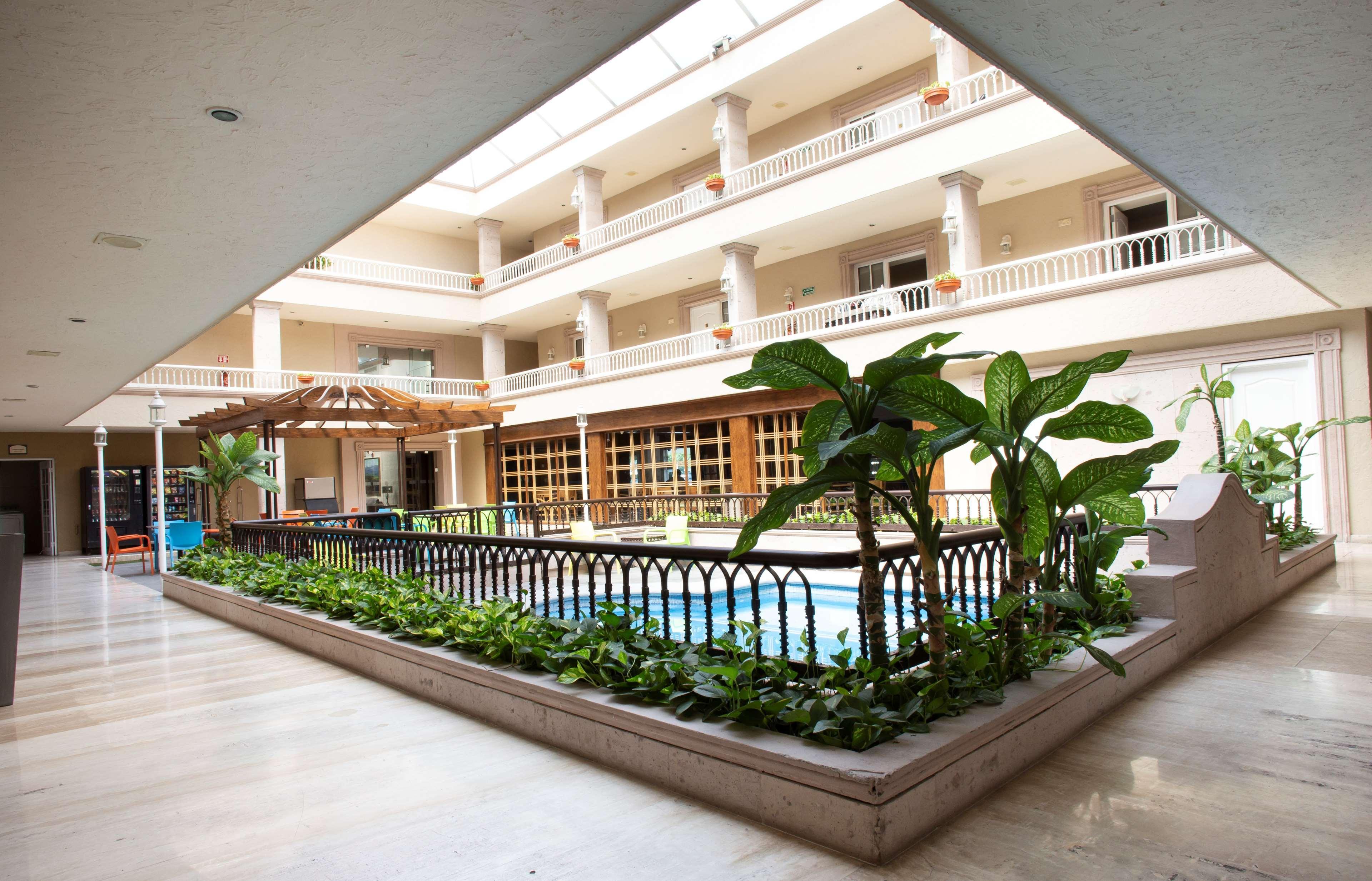 Best Western Plus Monterrey Colon ภายนอก รูปภาพ