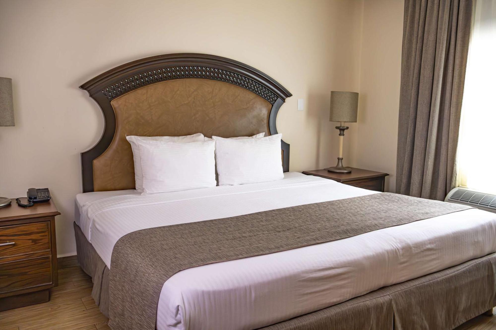 Best Western Plus Monterrey Colon ภายนอก รูปภาพ